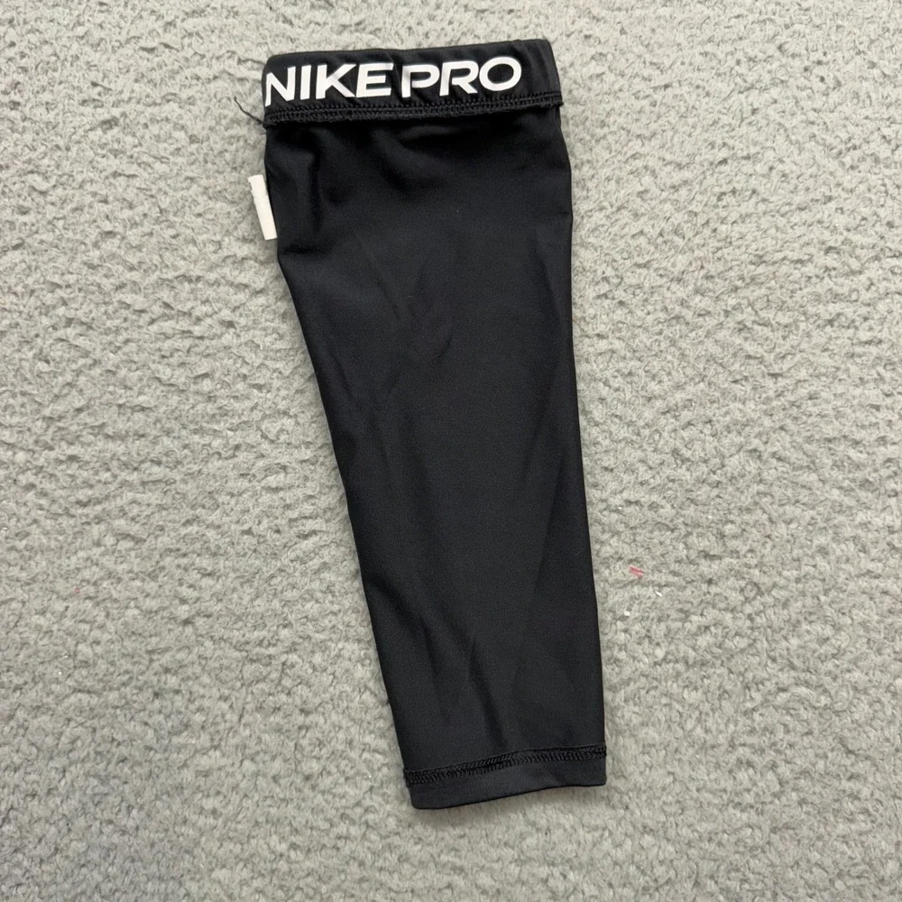 Nike N1000773010OS Swoosh Unisex OSFM Black Compression Basketball Arm Sleeve